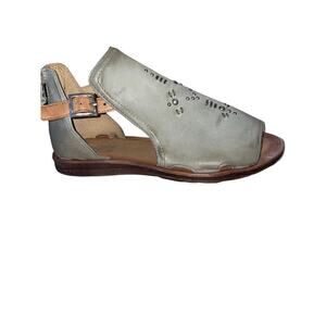 Miz Mooz Feat Wide Safe Sandals US 9/EU 40